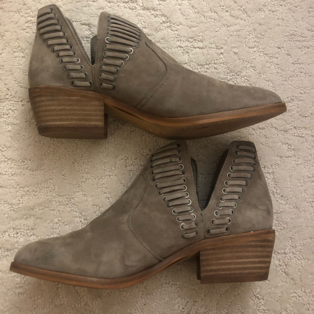 Vince Camuto Pevista Tan Suede Bootie 6.5